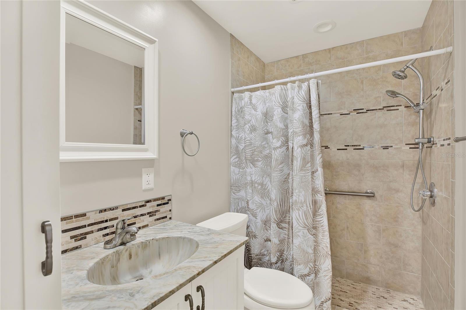 Image 12 of 28 For 2004 Sheffield Court