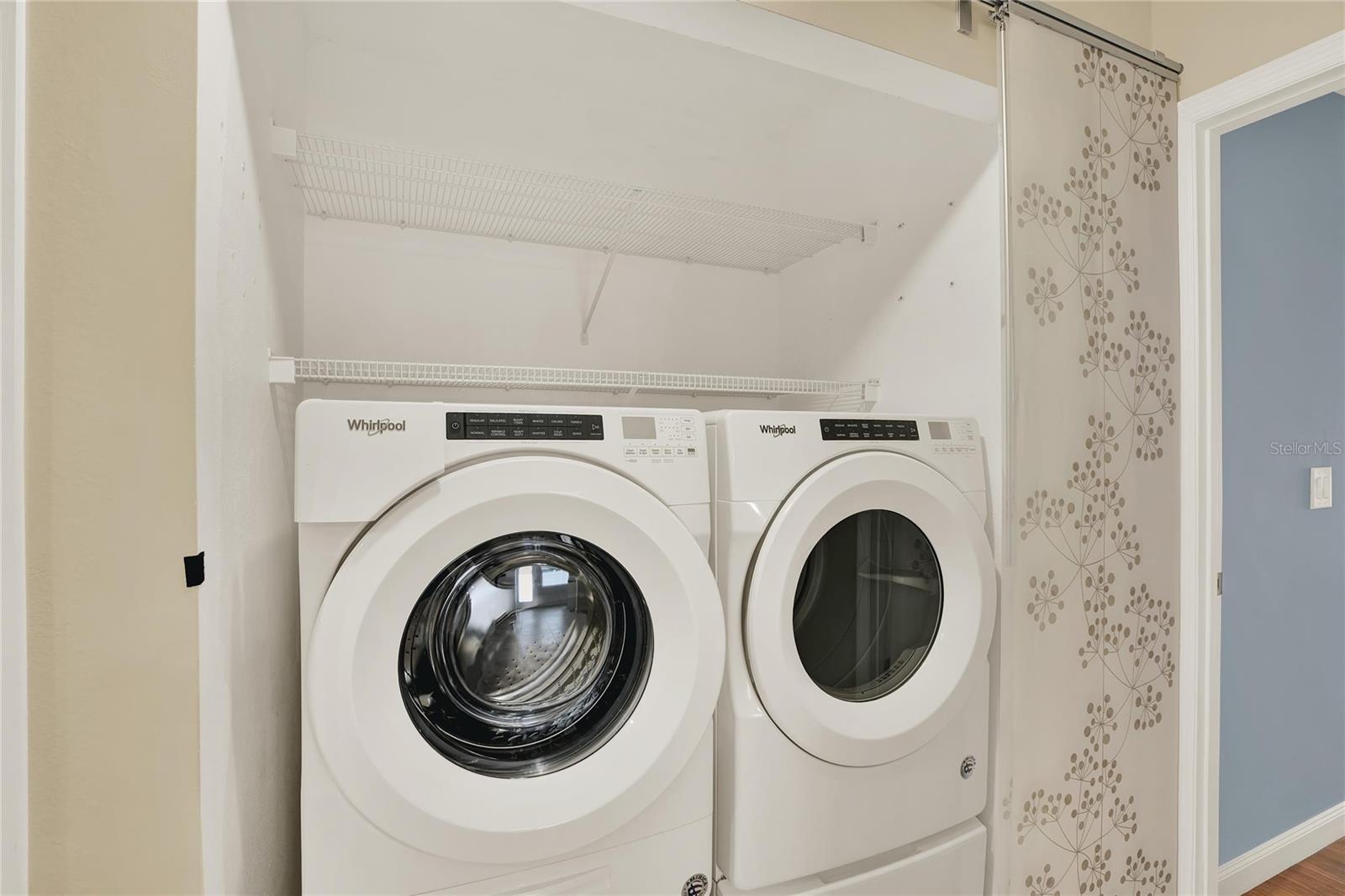 Image 15 of 28 For 2004 Sheffield Court