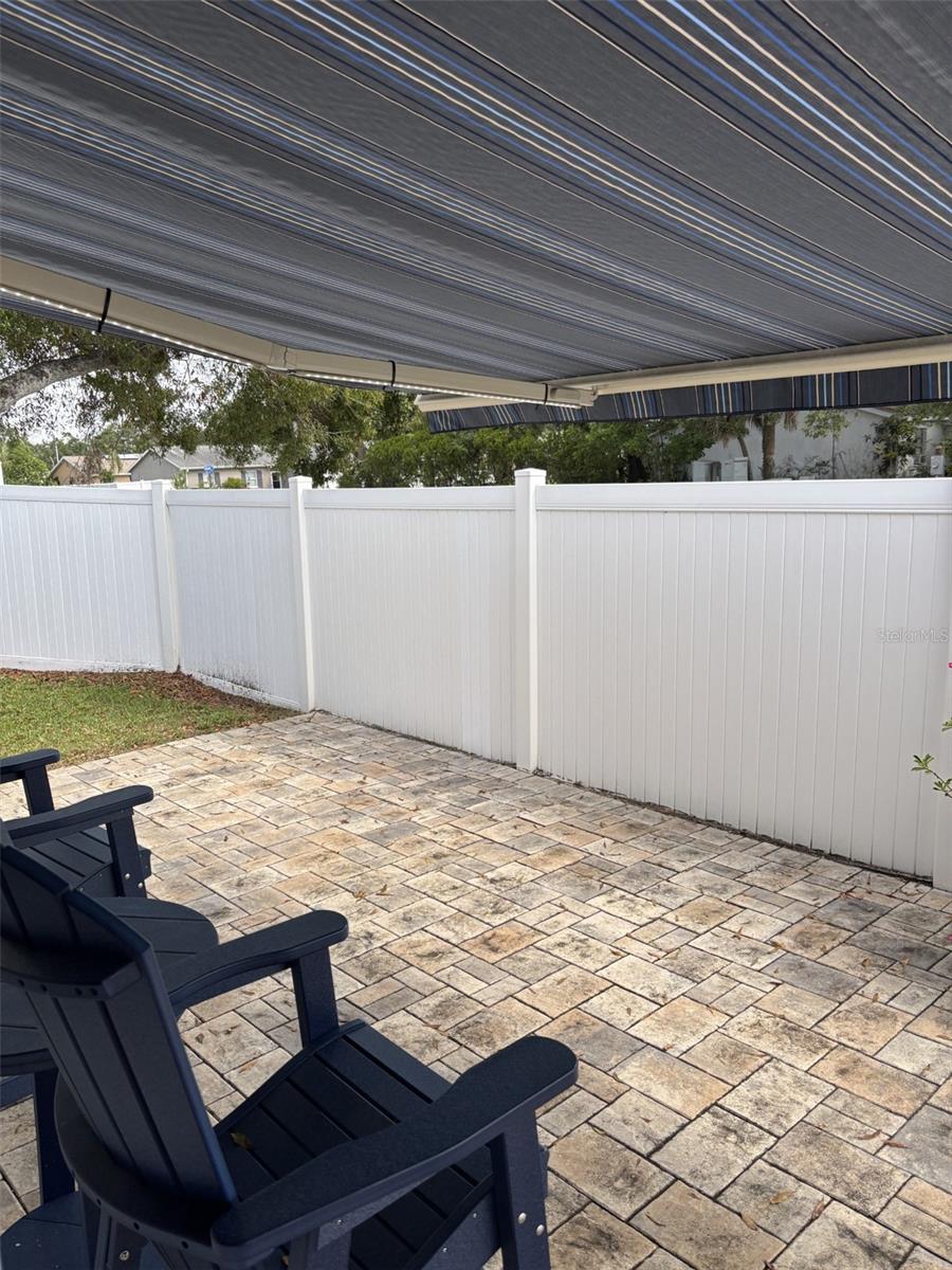 Image 18 of 28 For 2004 Sheffield Court