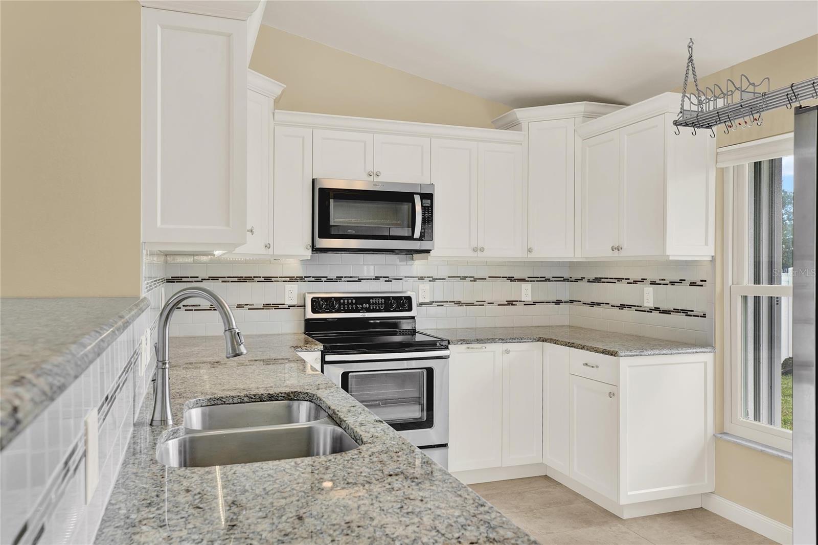 Image 2 of 28 For 2004 Sheffield Court