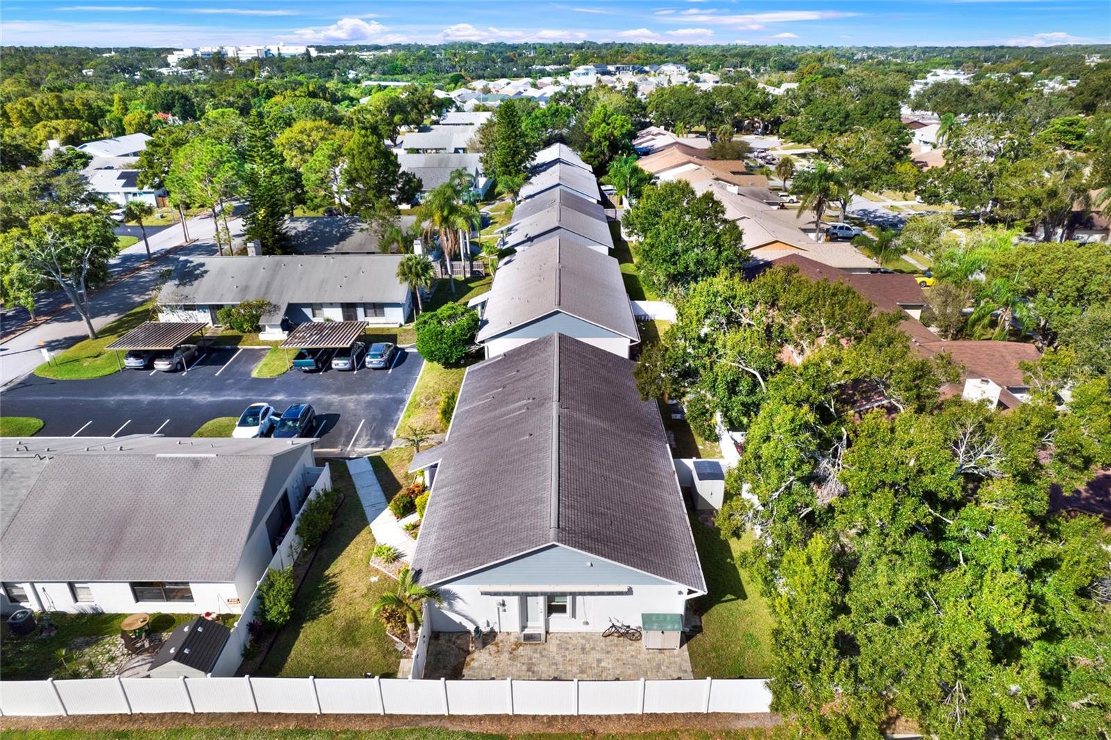 Image 24 of 28 For 2004 Sheffield Court