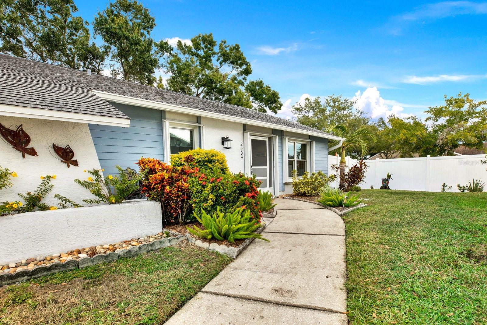 Image 28 of 28 For 2004 Sheffield Court