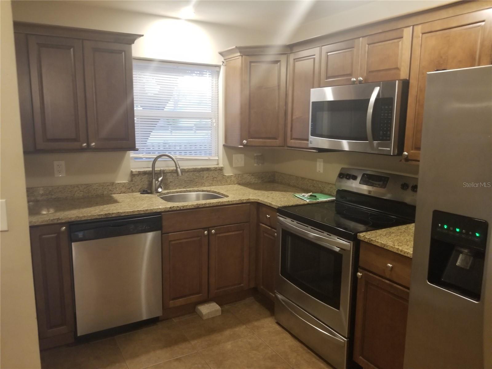 Image 3 of 19 For 7100 Dartmouth Avenue N 4