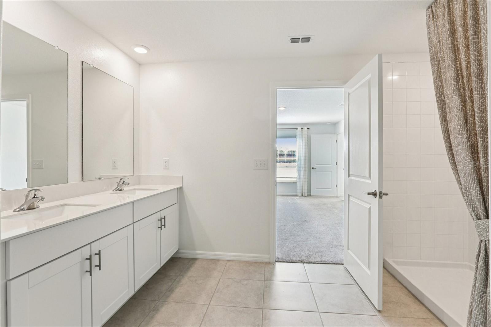 Image 16 of 49 For 10441 Alder Green Drive