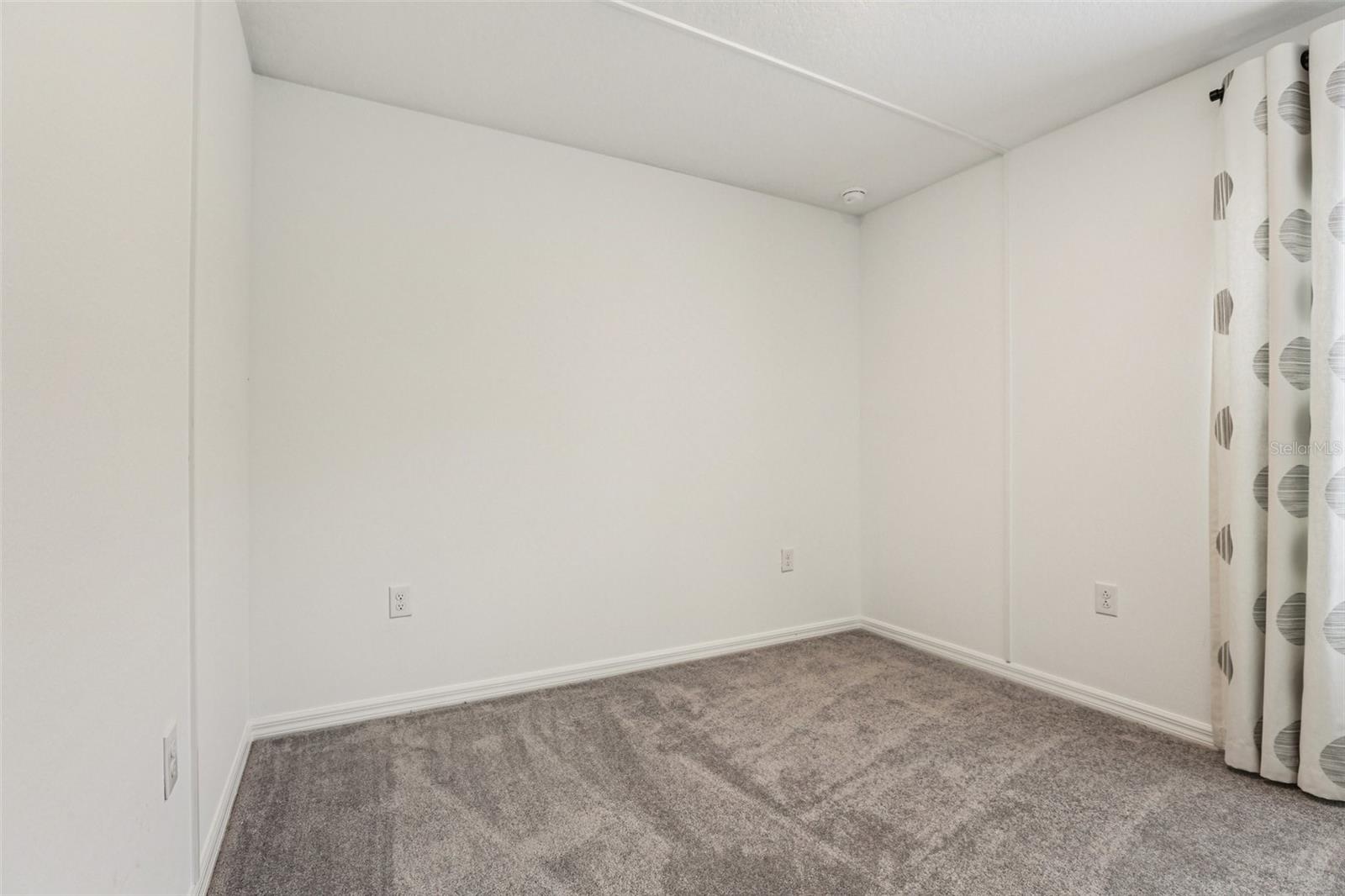 Image 21 of 49 For 10441 Alder Green Drive