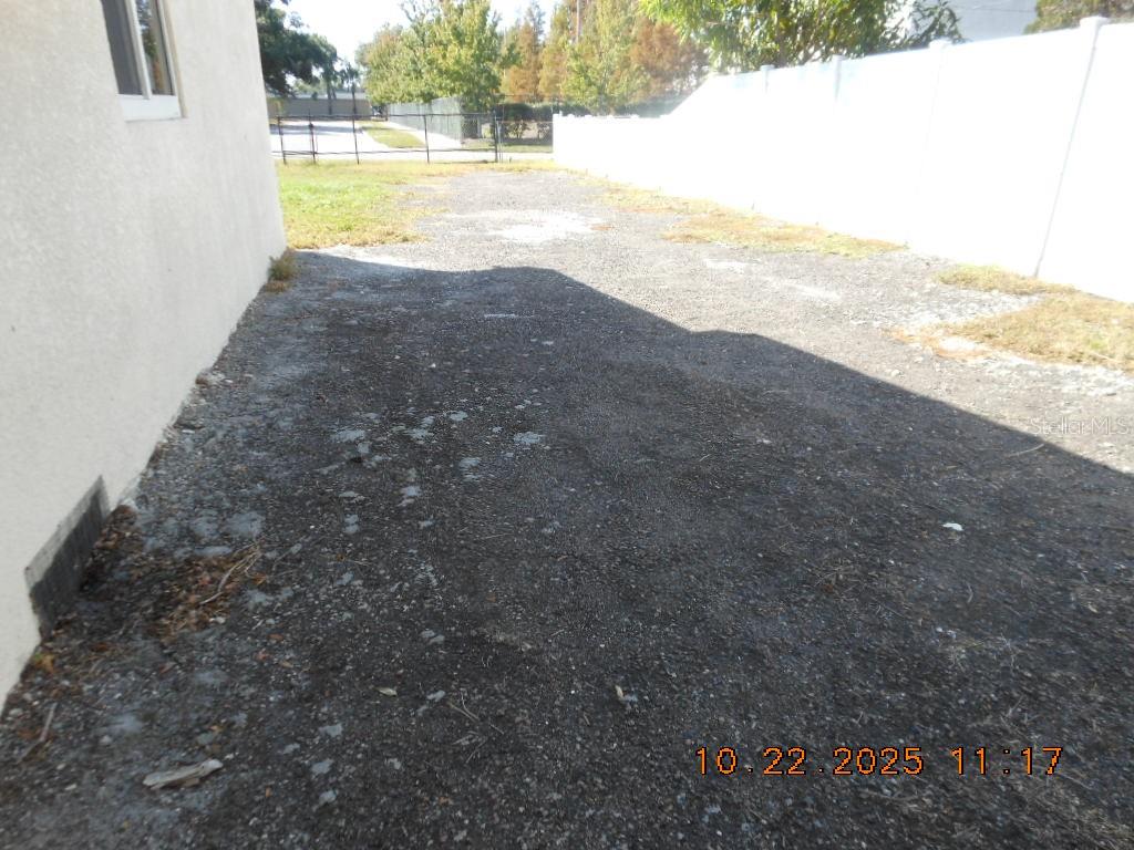 Image 3 of 17 For 2119 Comanche Avenue