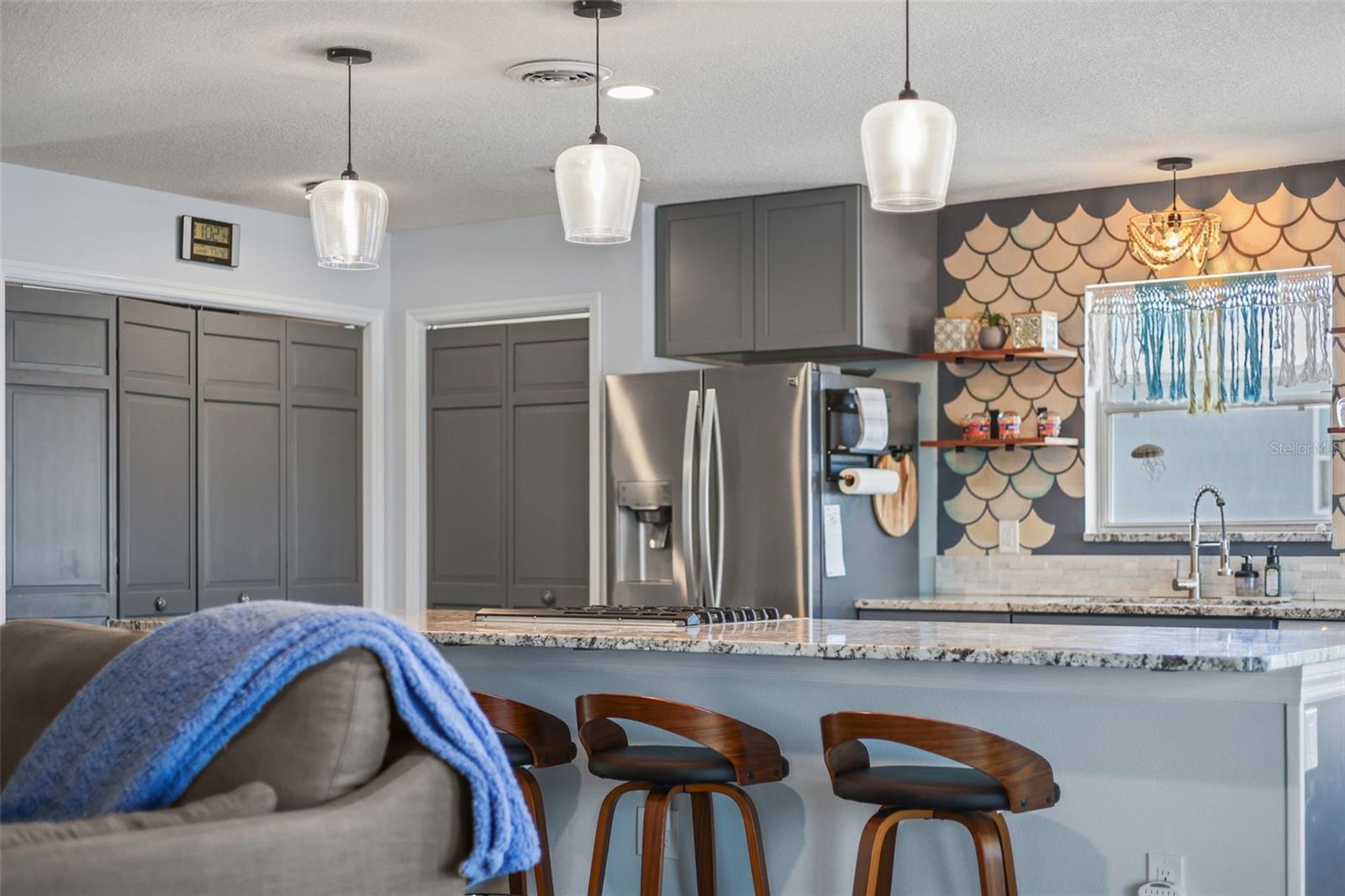 Listing photo id 15 for 4137 Des Prez Court