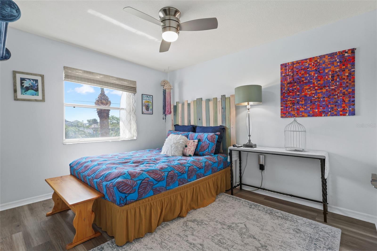 Listing photo id 28 for 4137 Des Prez Court