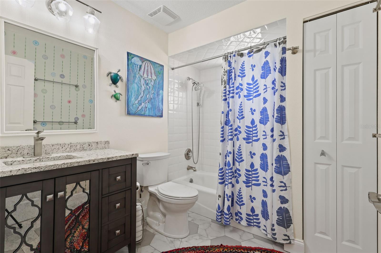 Listing photo id 31 for 4137 Des Prez Court