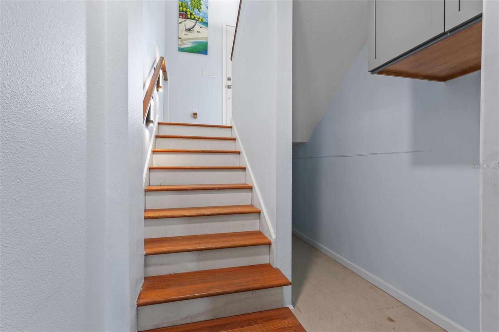 Listing photo id 38 for 4137 Des Prez Court