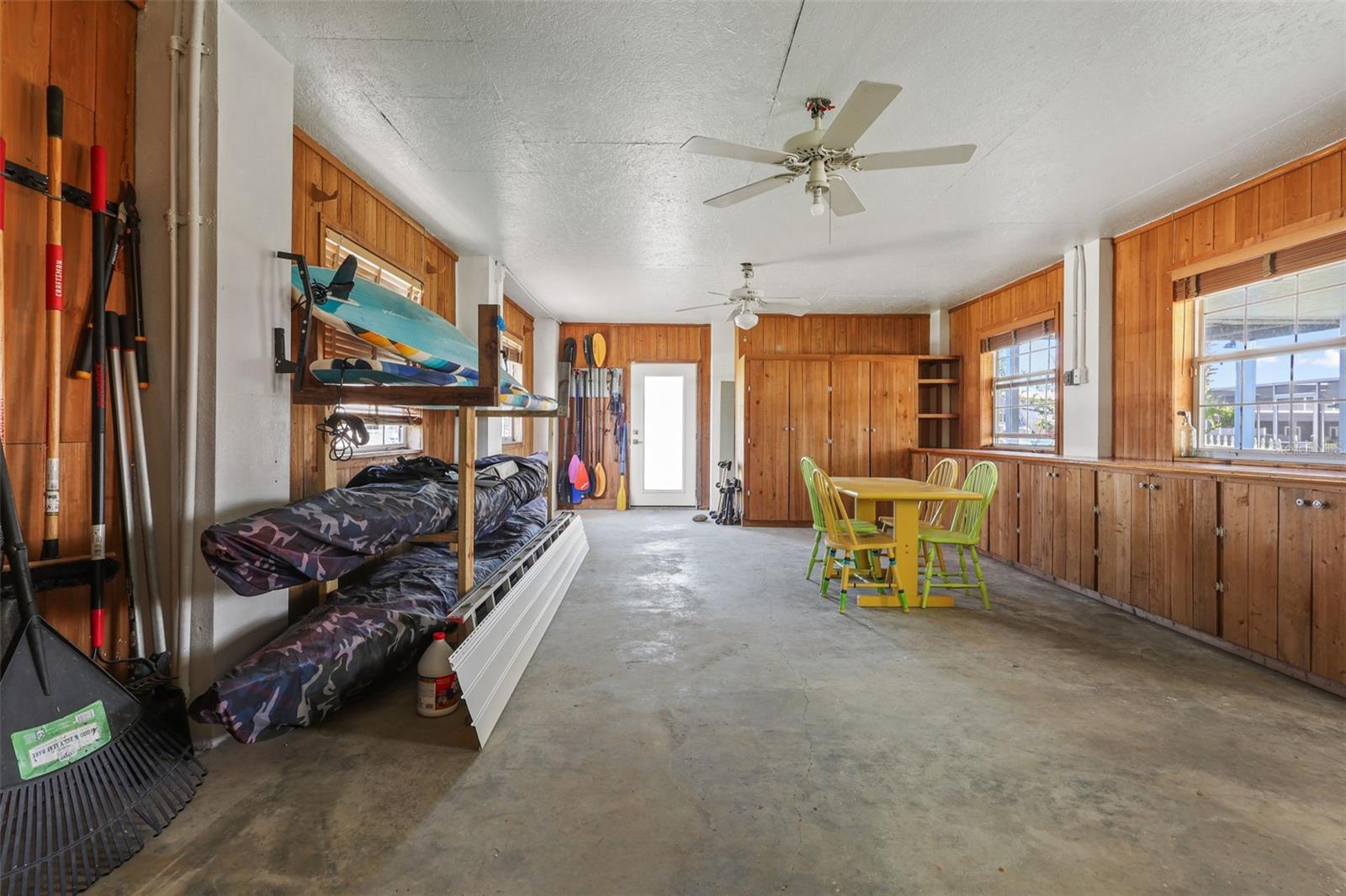 Listing photo id 40 for 4137 Des Prez Court