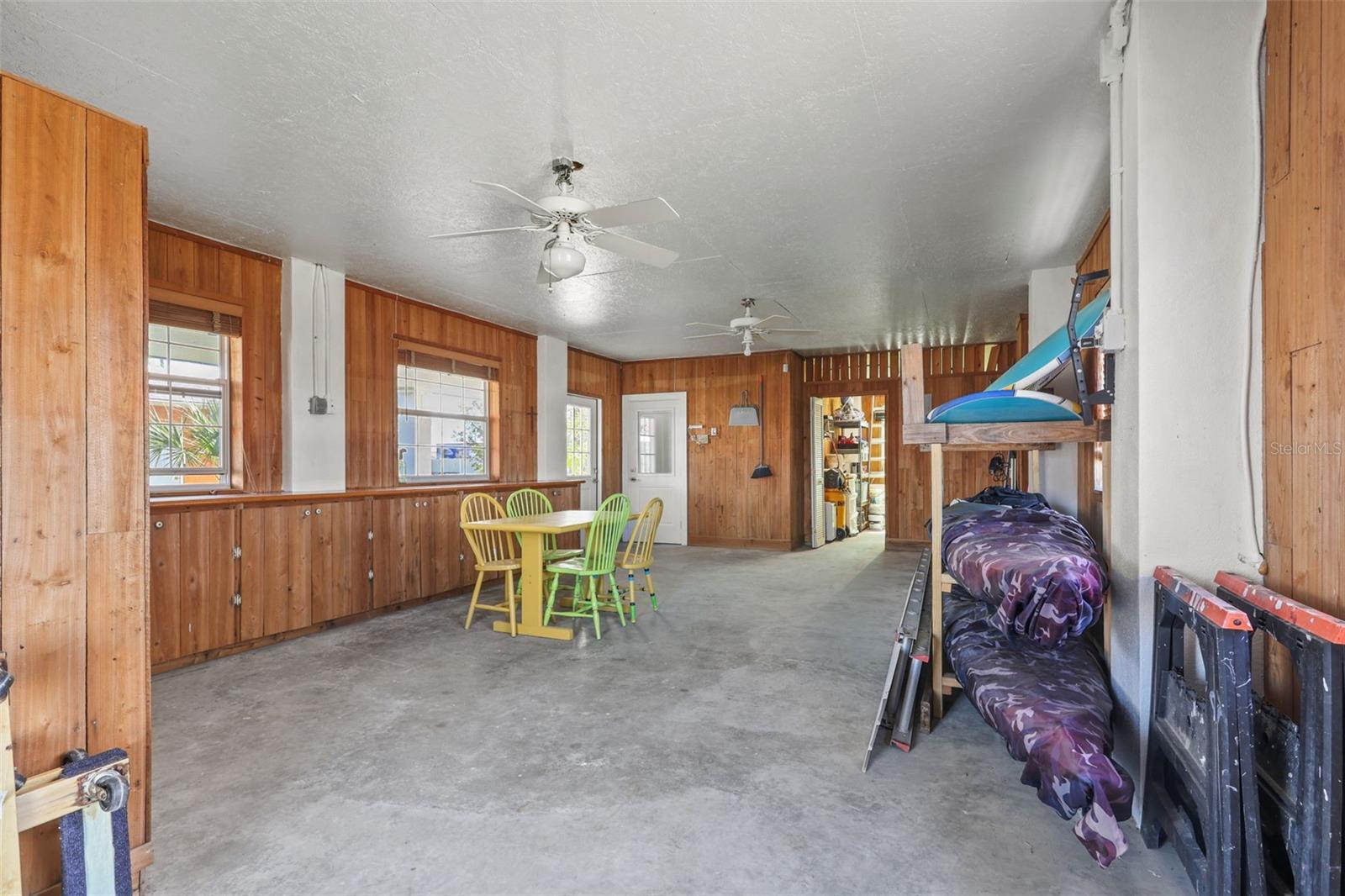 Listing photo id 41 for 4137 Des Prez Court