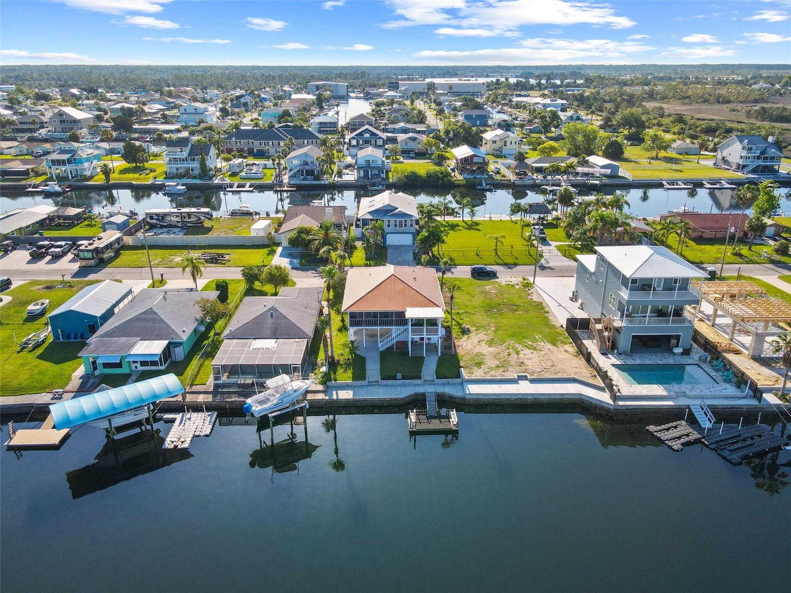 Listing photo id 53 for 4137 Des Prez Court