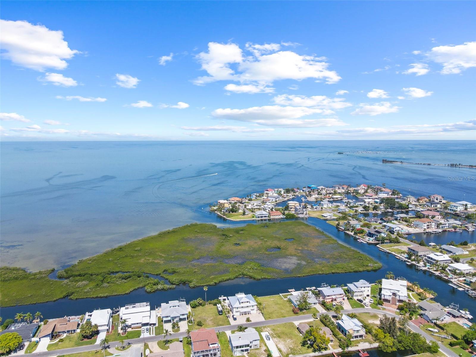 Listing photo id 66 for 4137 Des Prez Court