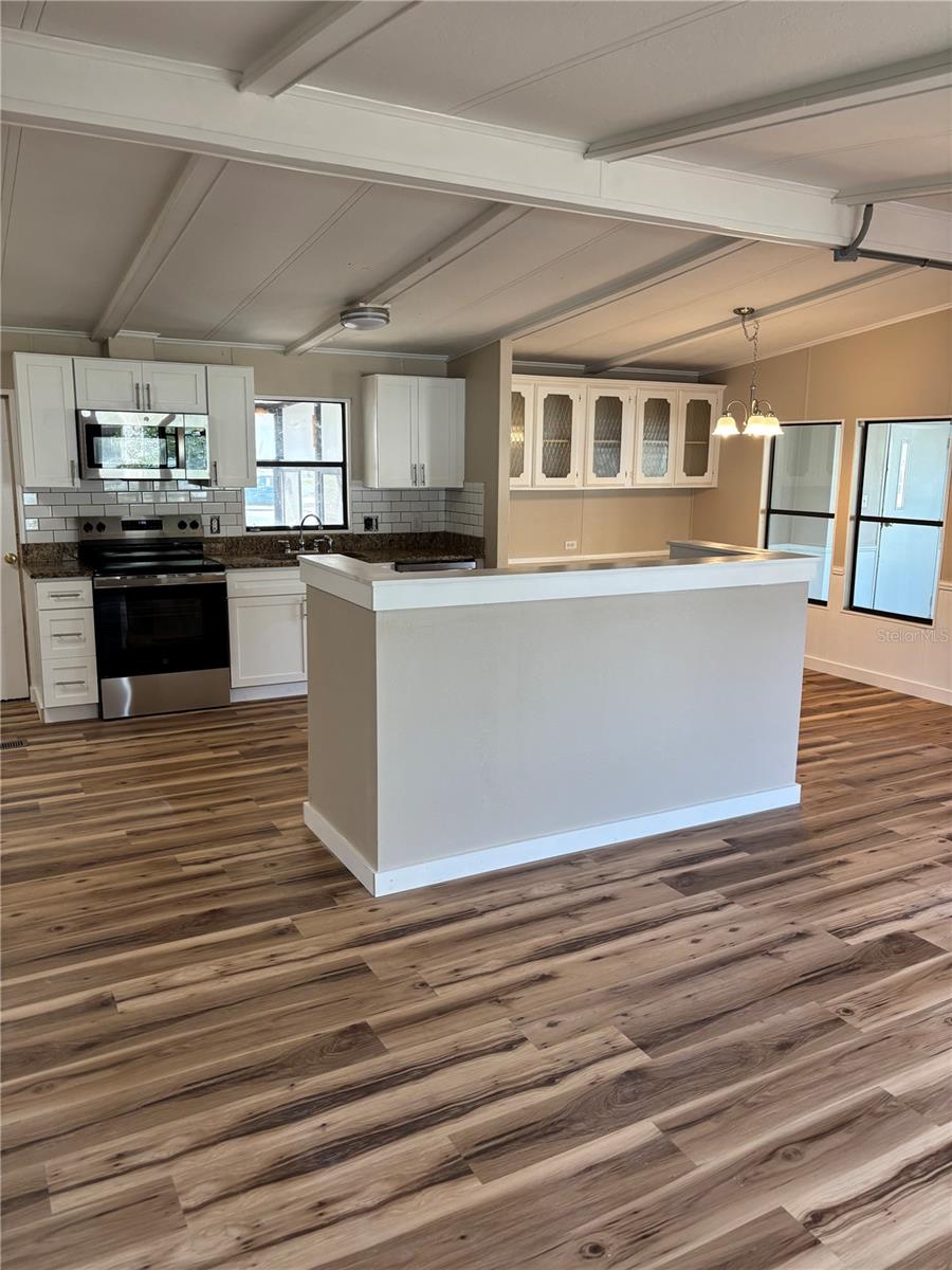 Image 10 of 41 For 9863 Scepter Avenue