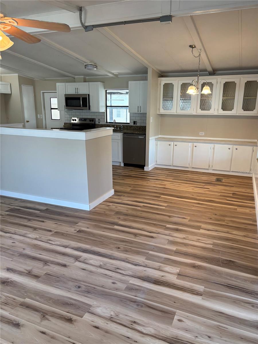 Image 11 of 41 For 9863 Scepter Avenue