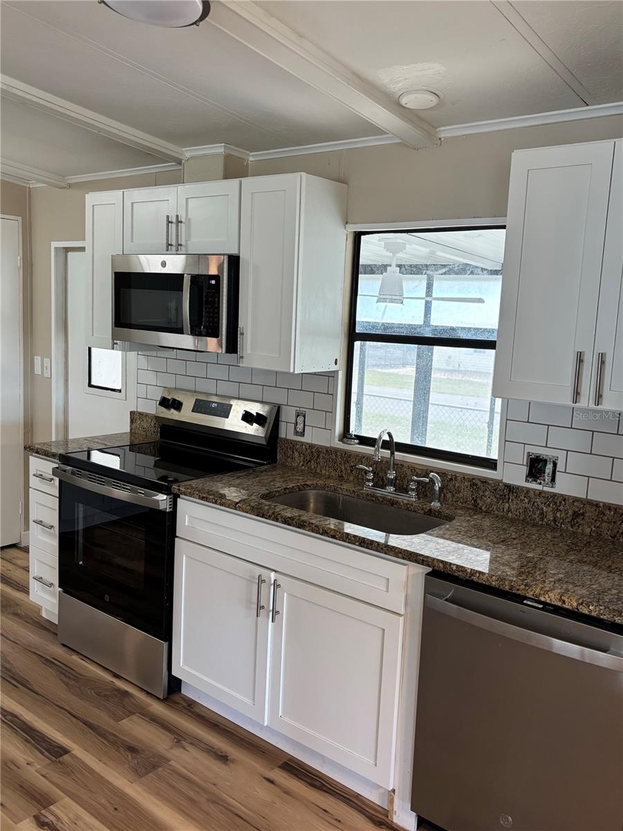 Image 12 of 41 For 9863 Scepter Avenue