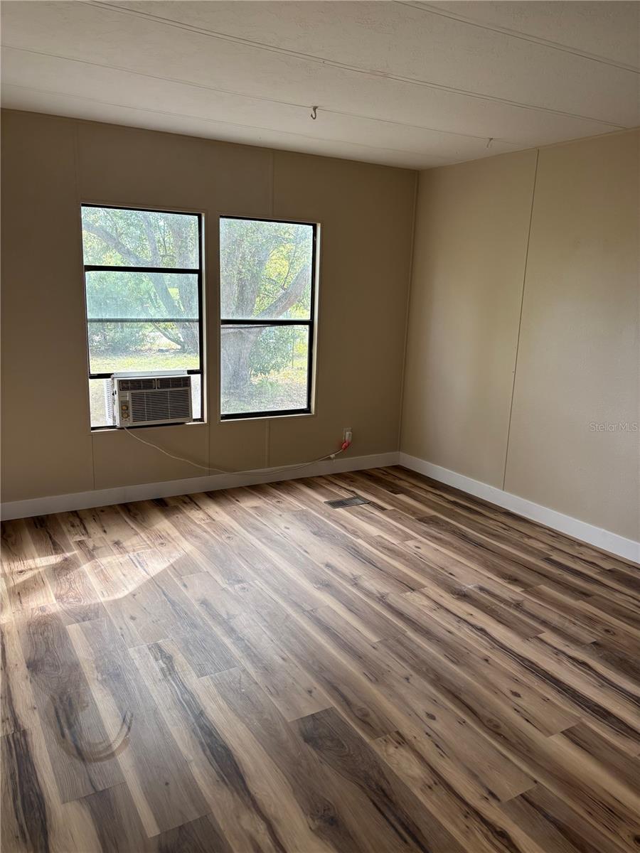 Image 25 of 41 For 9863 Scepter Avenue