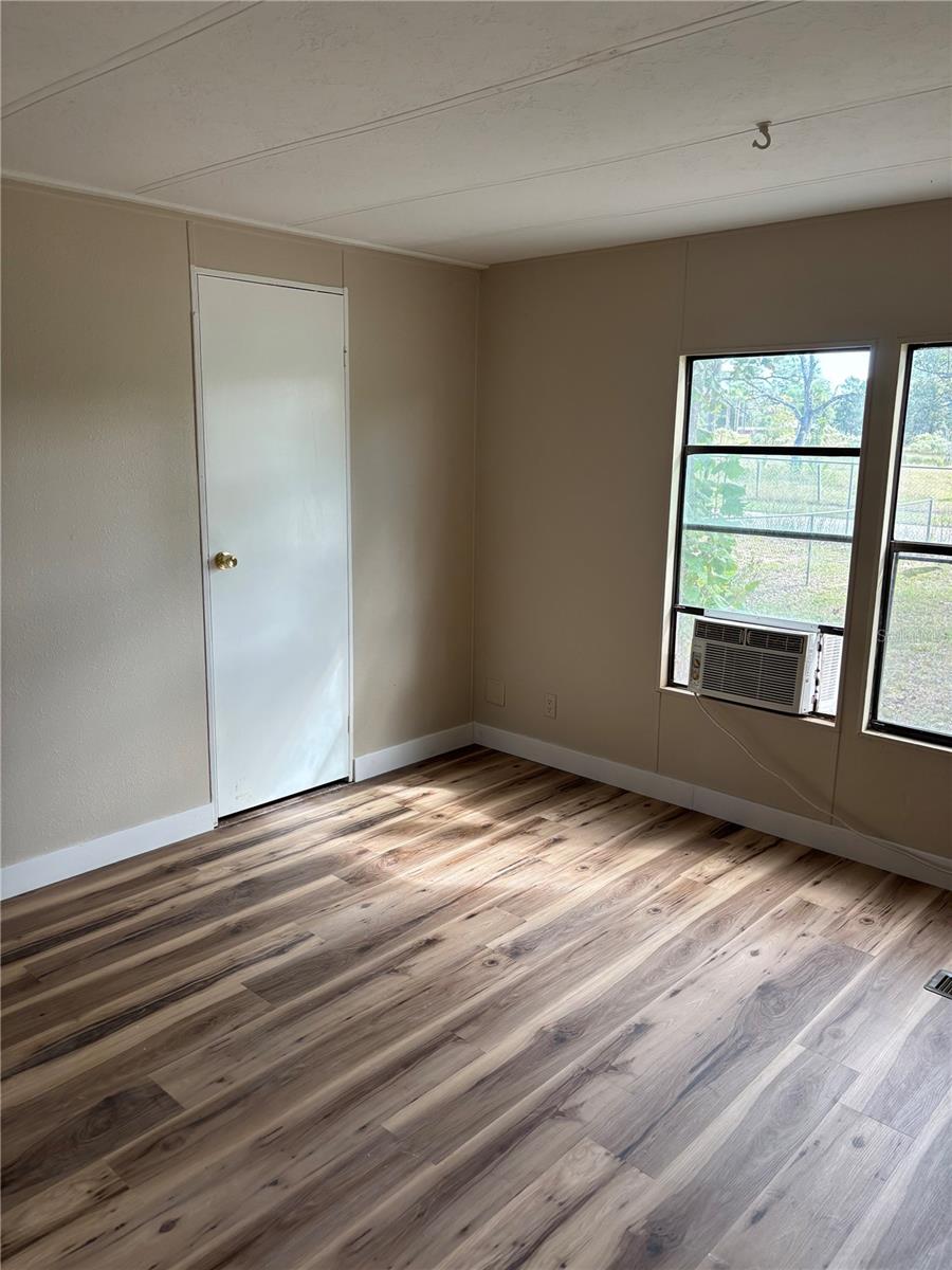 Image 26 of 41 For 9863 Scepter Avenue