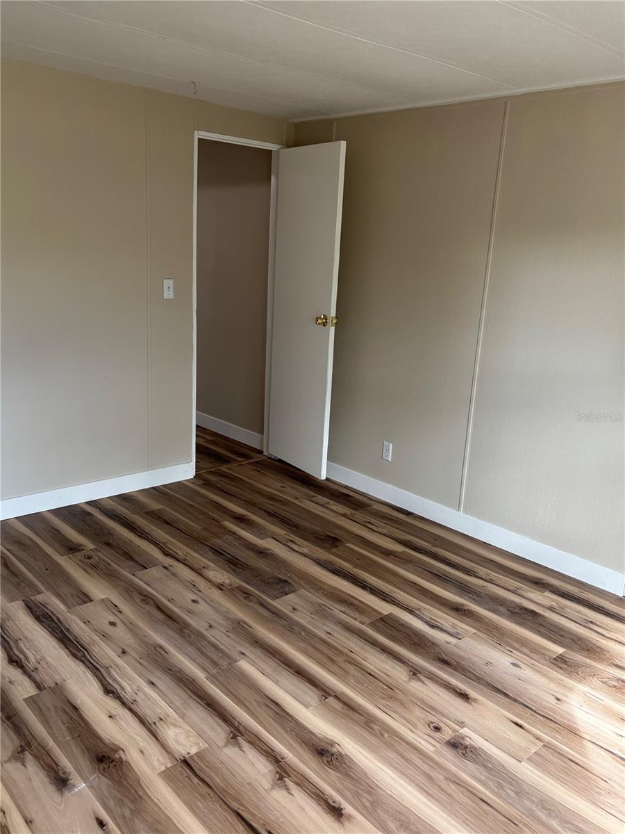 Image 27 of 41 For 9863 Scepter Avenue