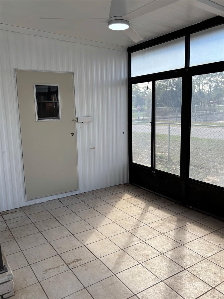 Image 28 of 41 For 9863 Scepter Avenue