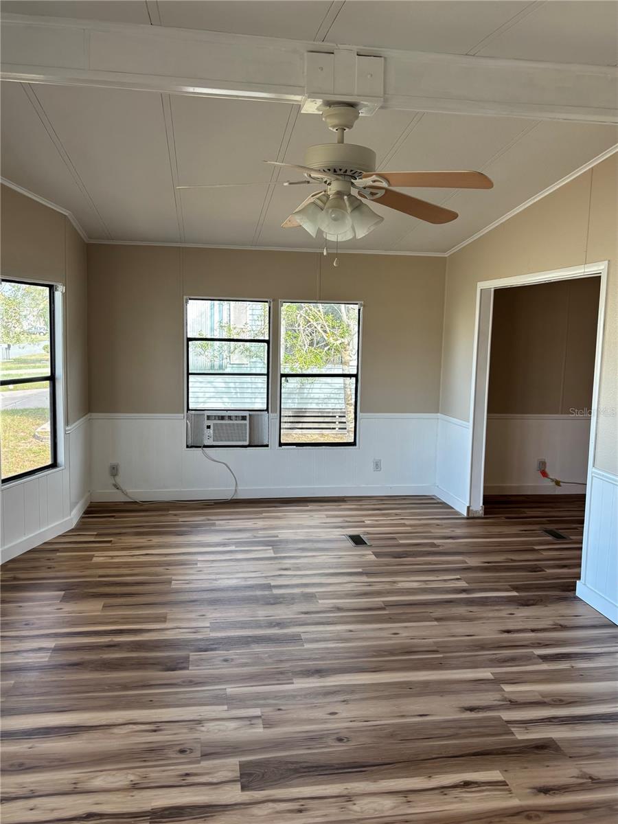 Image 5 of 41 For 9863 Scepter Avenue