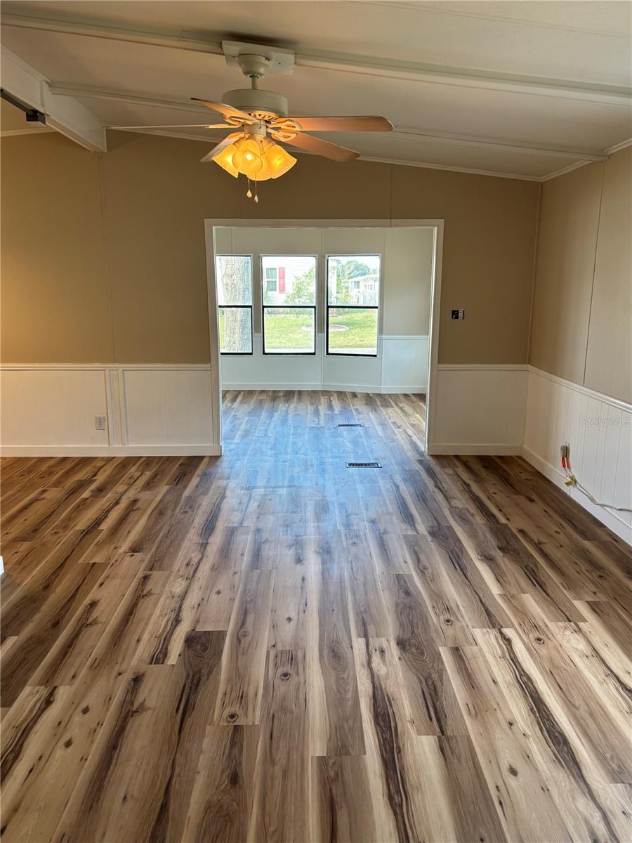 Image 9 of 41 For 9863 Scepter Avenue