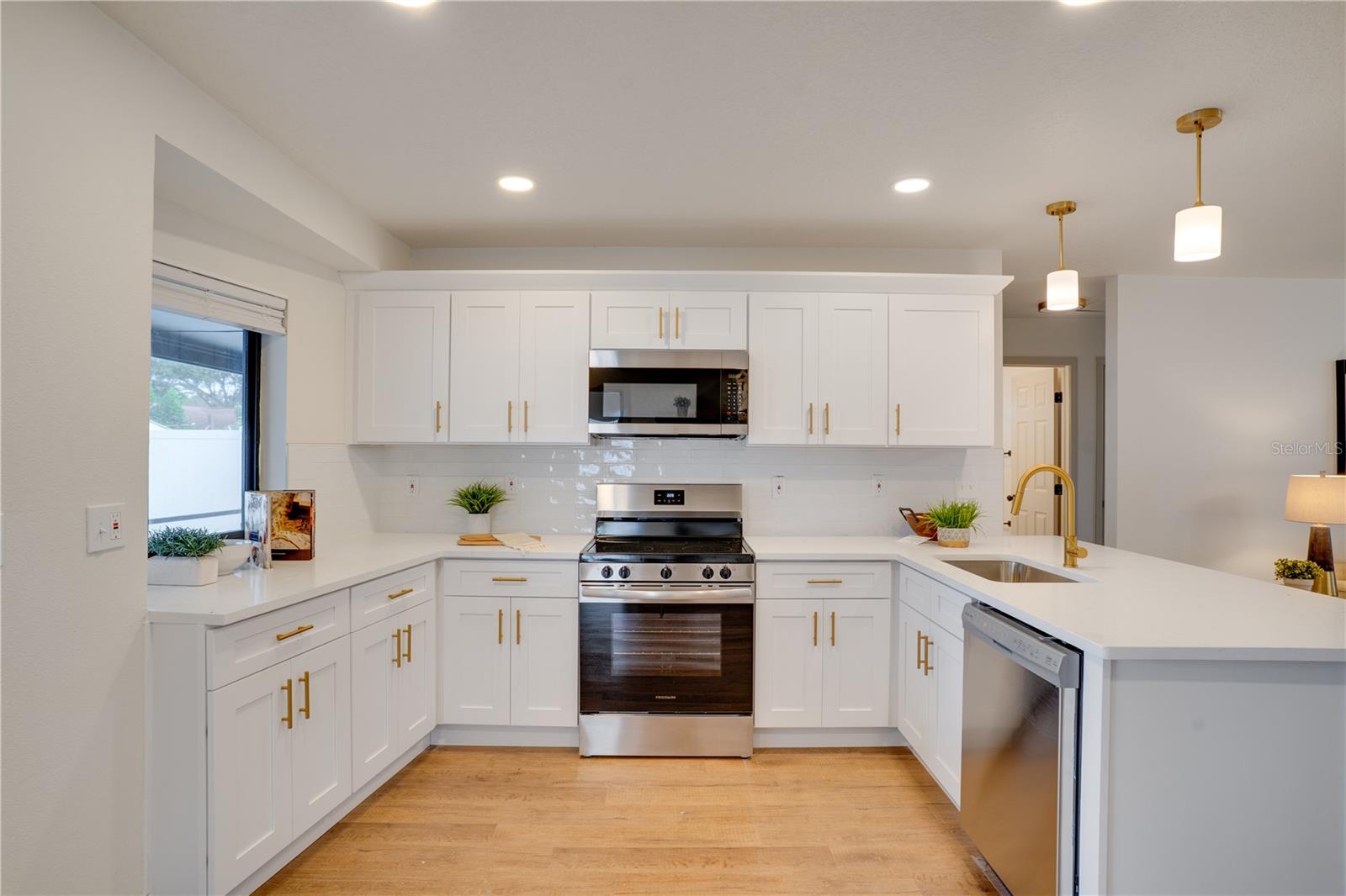 Image 12 of 36 For 5871 99th Terrace N