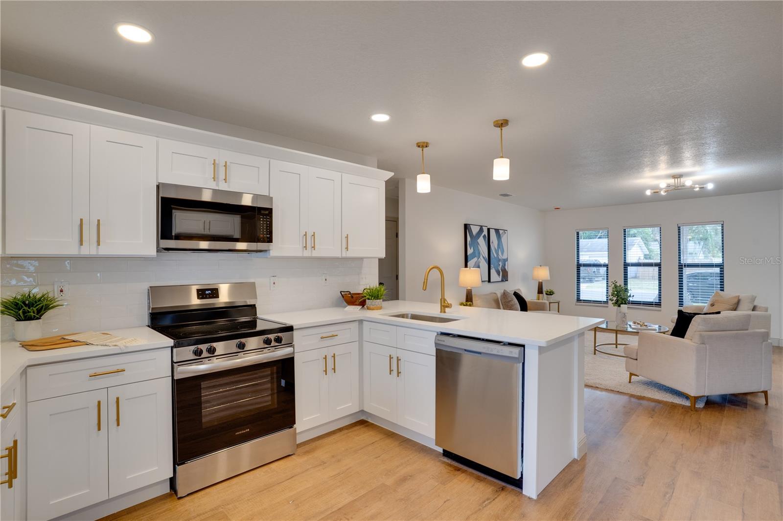 Image 13 of 36 For 5871 99th Terrace N