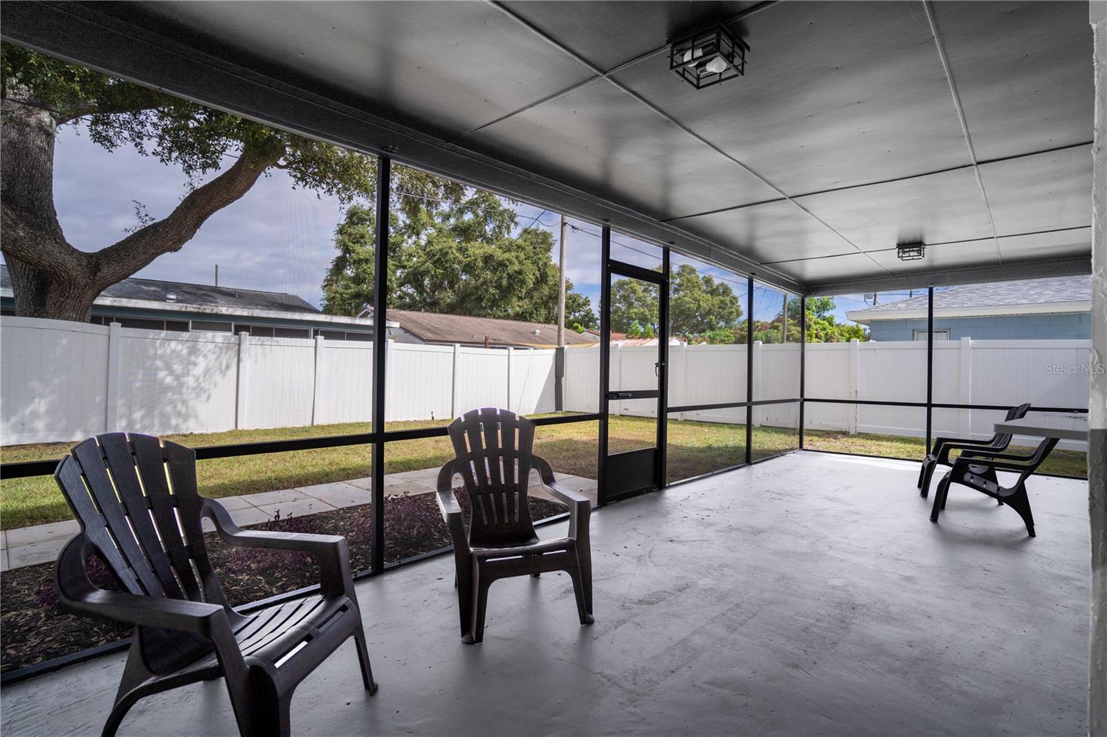 Image 26 of 36 For 5871 99th Terrace N