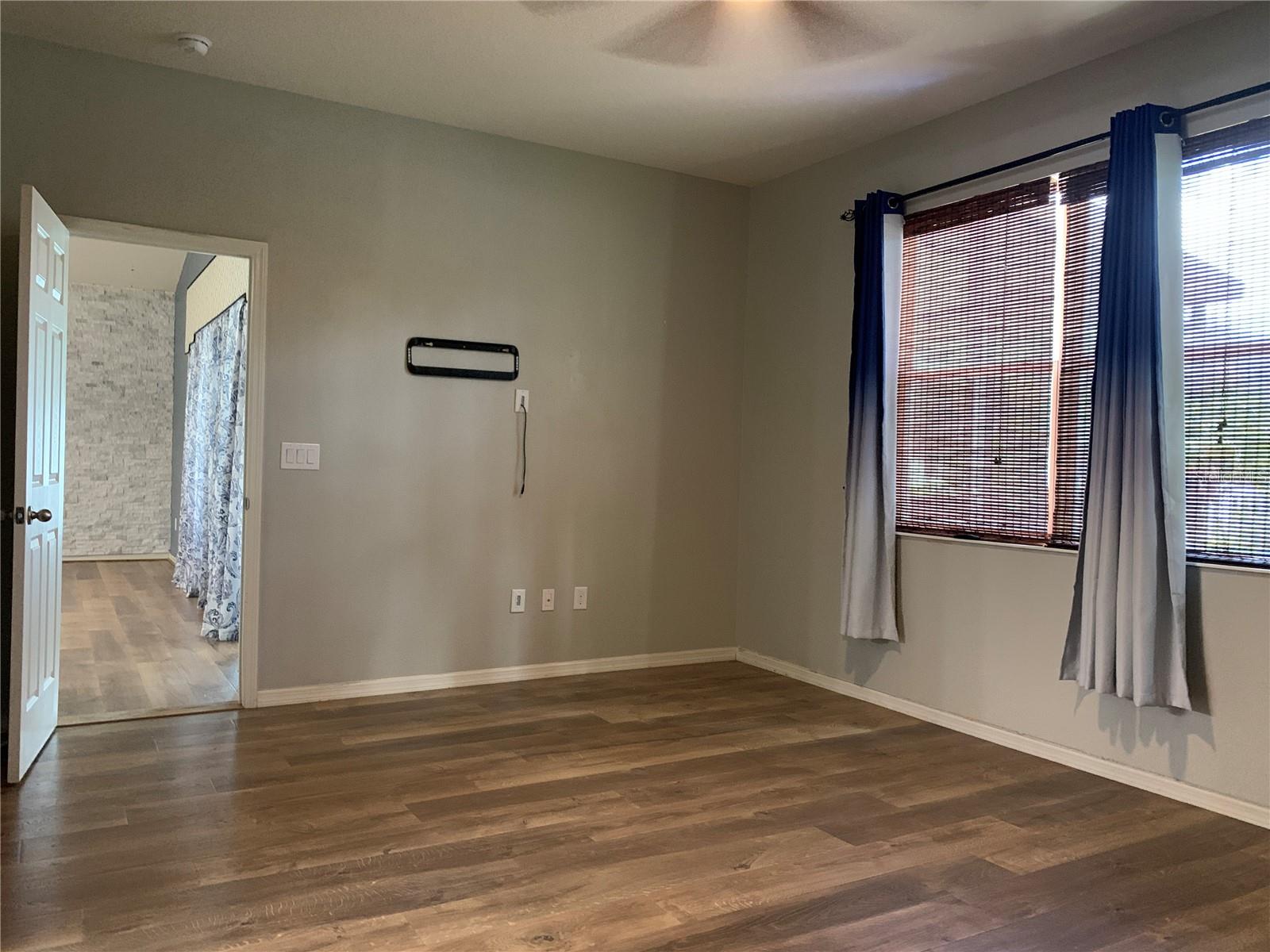 Image 33 of 66 For 10308 Holland Road