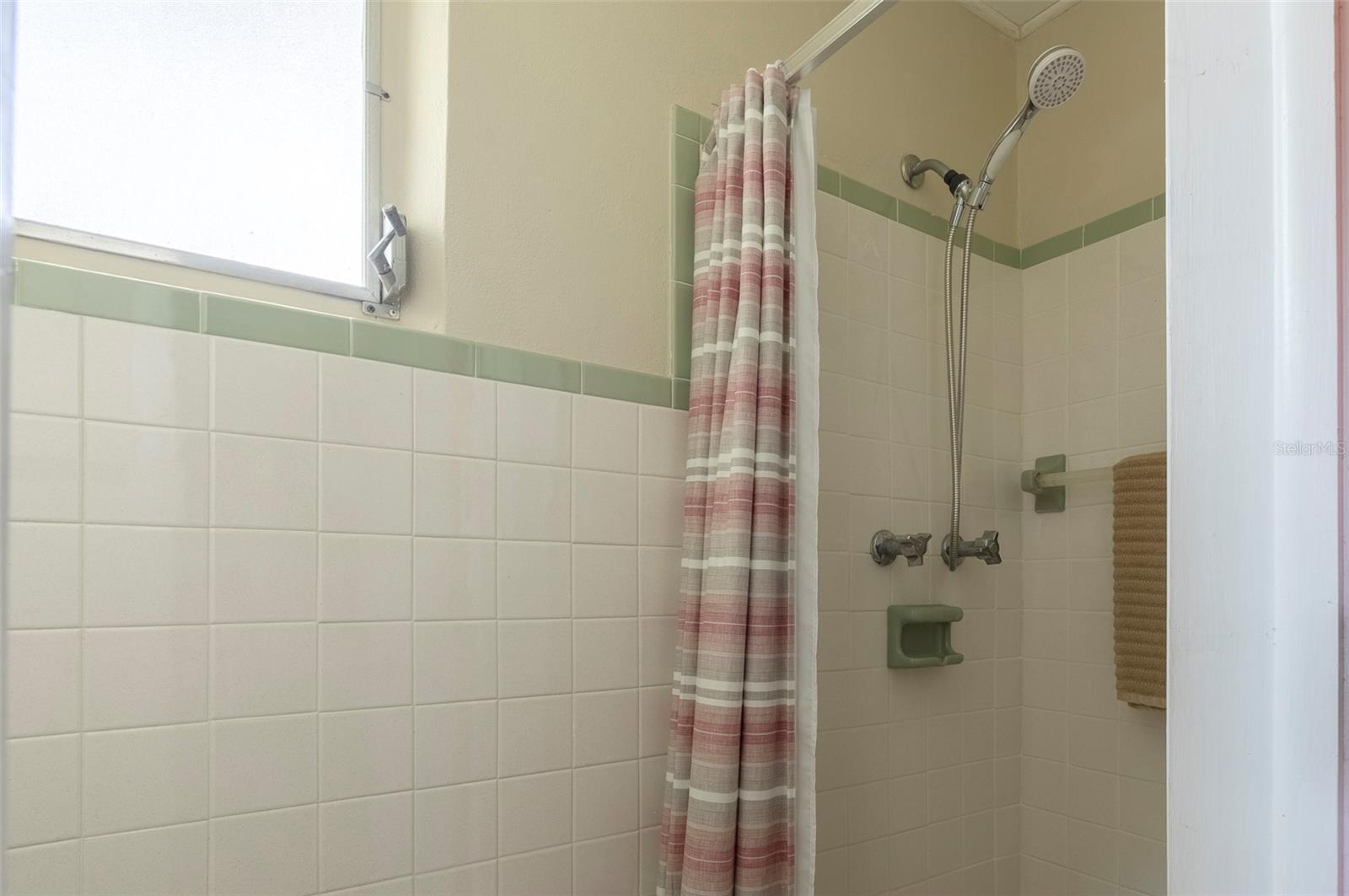 Image 27 of 30 For 2945 Brookfield Drive