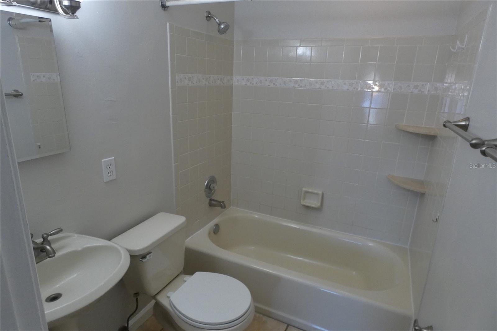 Image 14 of 16 For 4344 Dartmouth Avenue N