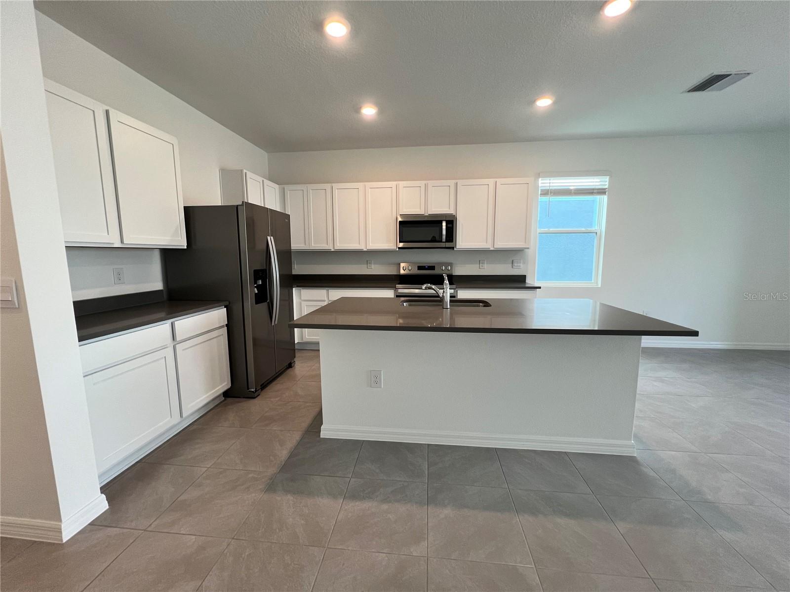 Image 3 of 26 For 571 Mangrove Shade Circle