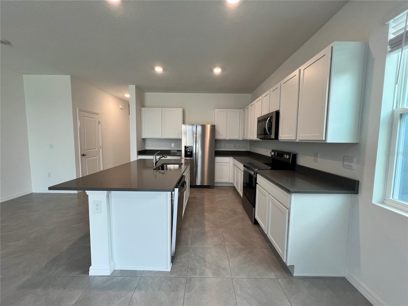 Image 4 of 26 For 571 Mangrove Shade Circle