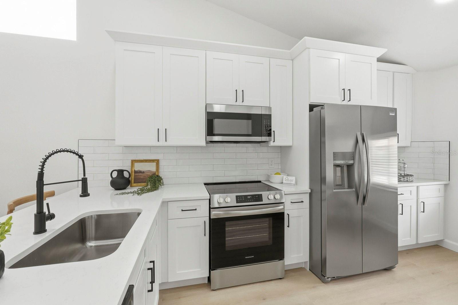 Image 11 of 36 For 5581 Greyston Street