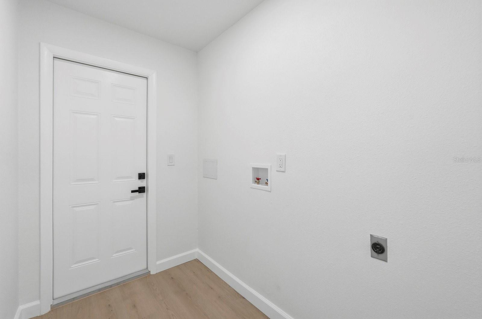 Image 27 of 36 For 5581 Greyston Street