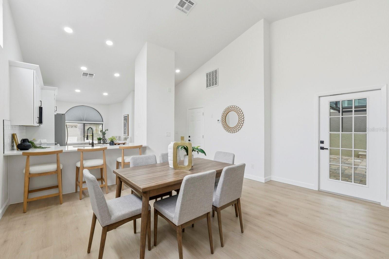 Image 7 of 36 For 5581 Greyston Street