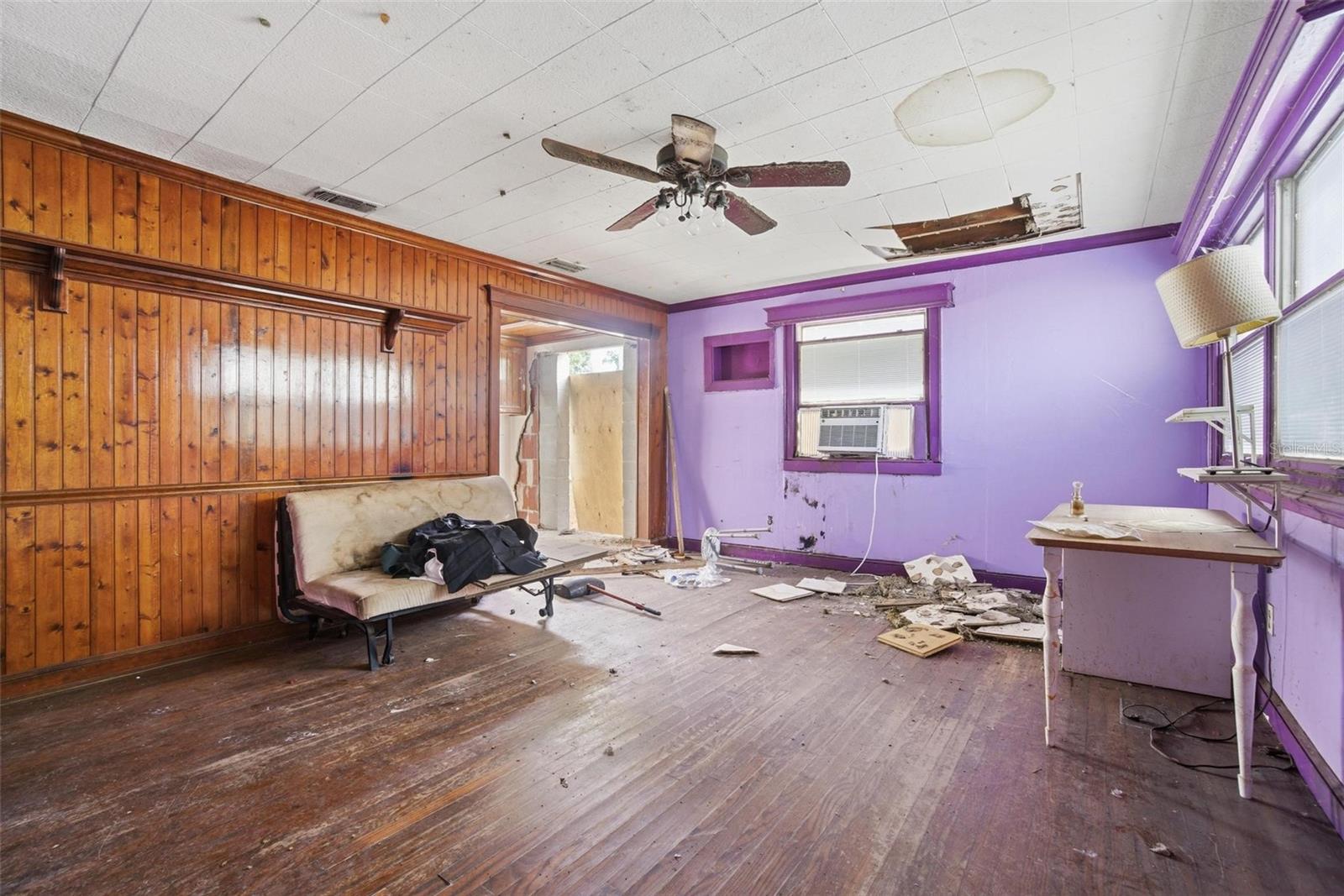 Image 2 of 11 For 2733 34th Avenue N