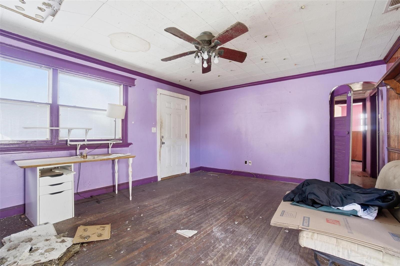 Image 3 of 11 For 2733 34th Avenue N