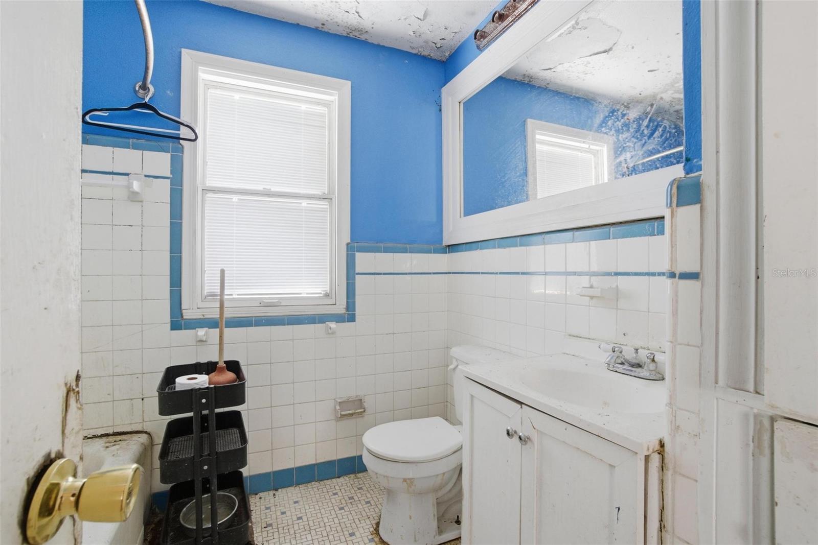 Image 7 of 11 For 2733 34th Avenue N