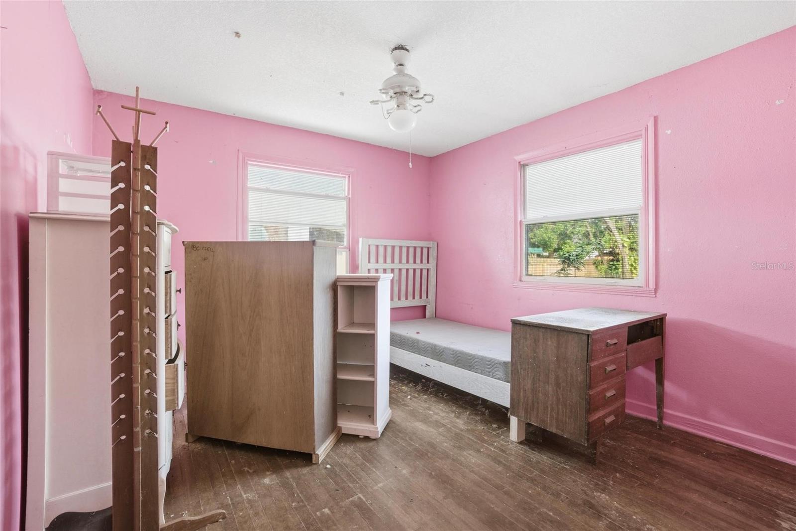 Image 9 of 11 For 2733 34th Avenue N