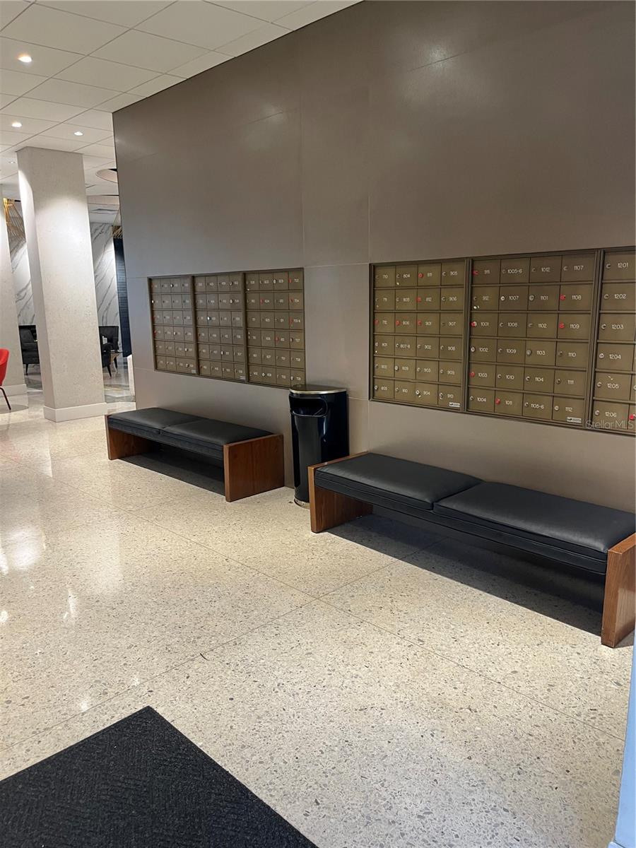 Image 23 of 29 For 2401 Bayshore Boulevard 302