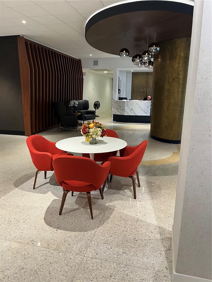 Image 24 of 29 For 2401 Bayshore Boulevard 302