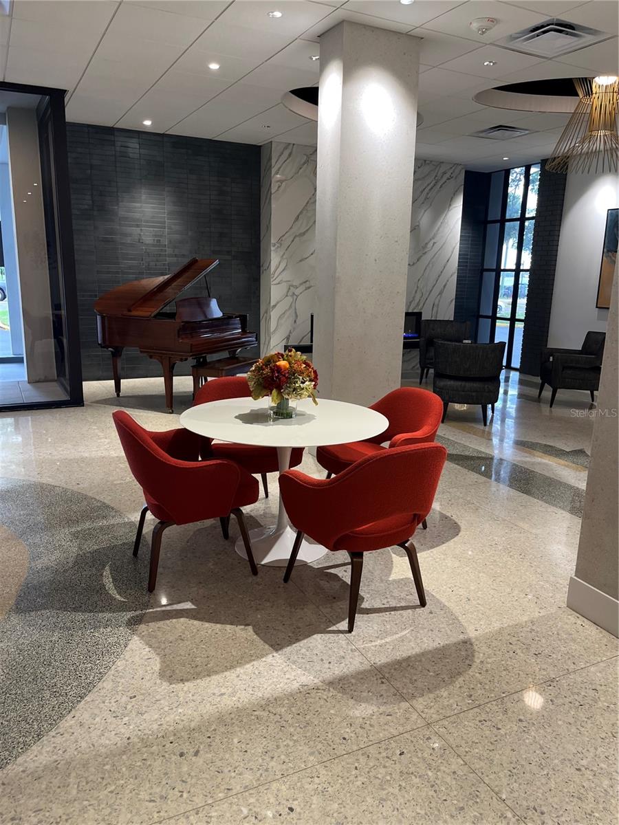 Image 27 of 29 For 2401 Bayshore Boulevard 302