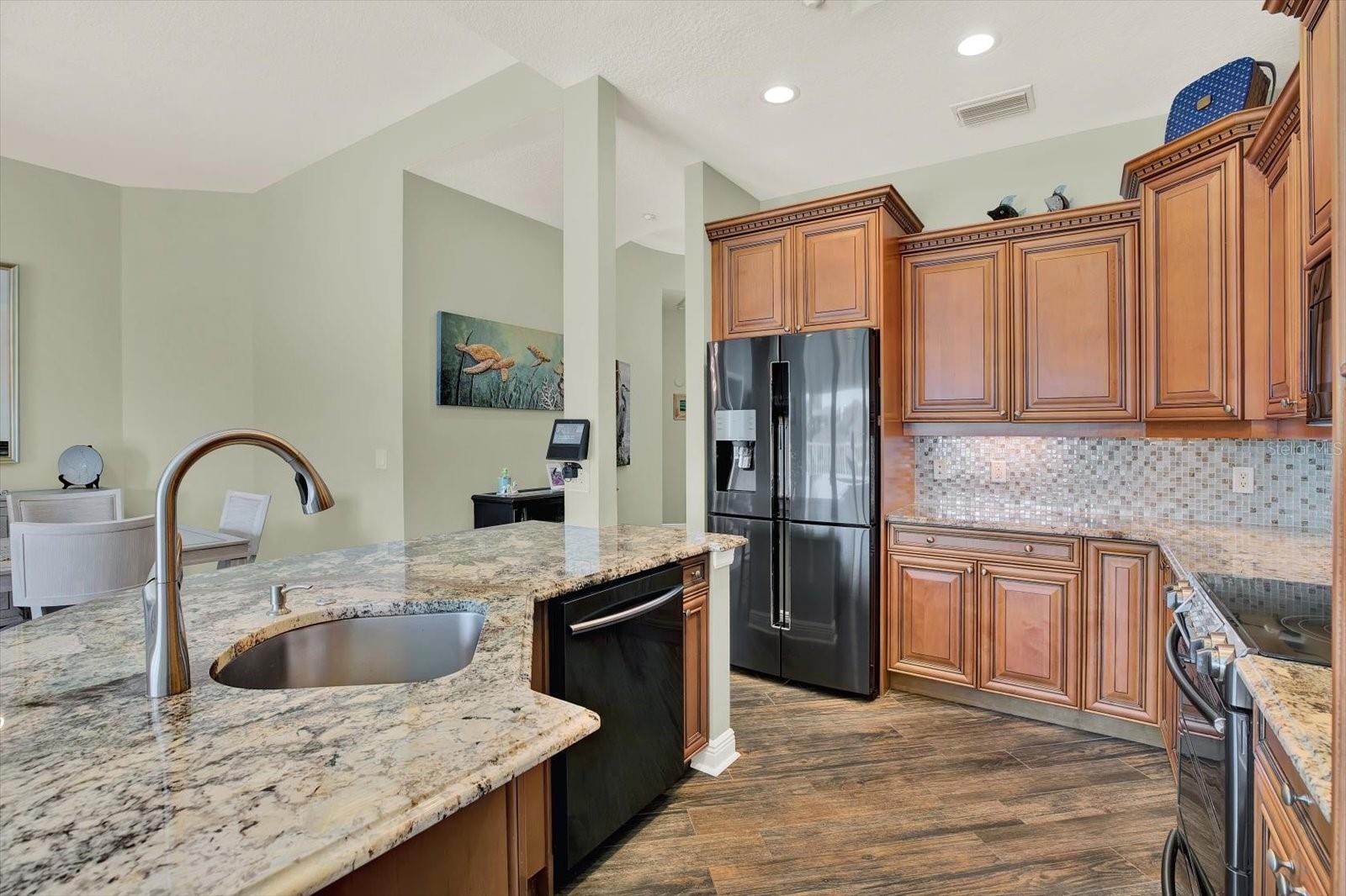 Image 13 of 53 For 205 Brightwater Drive 101