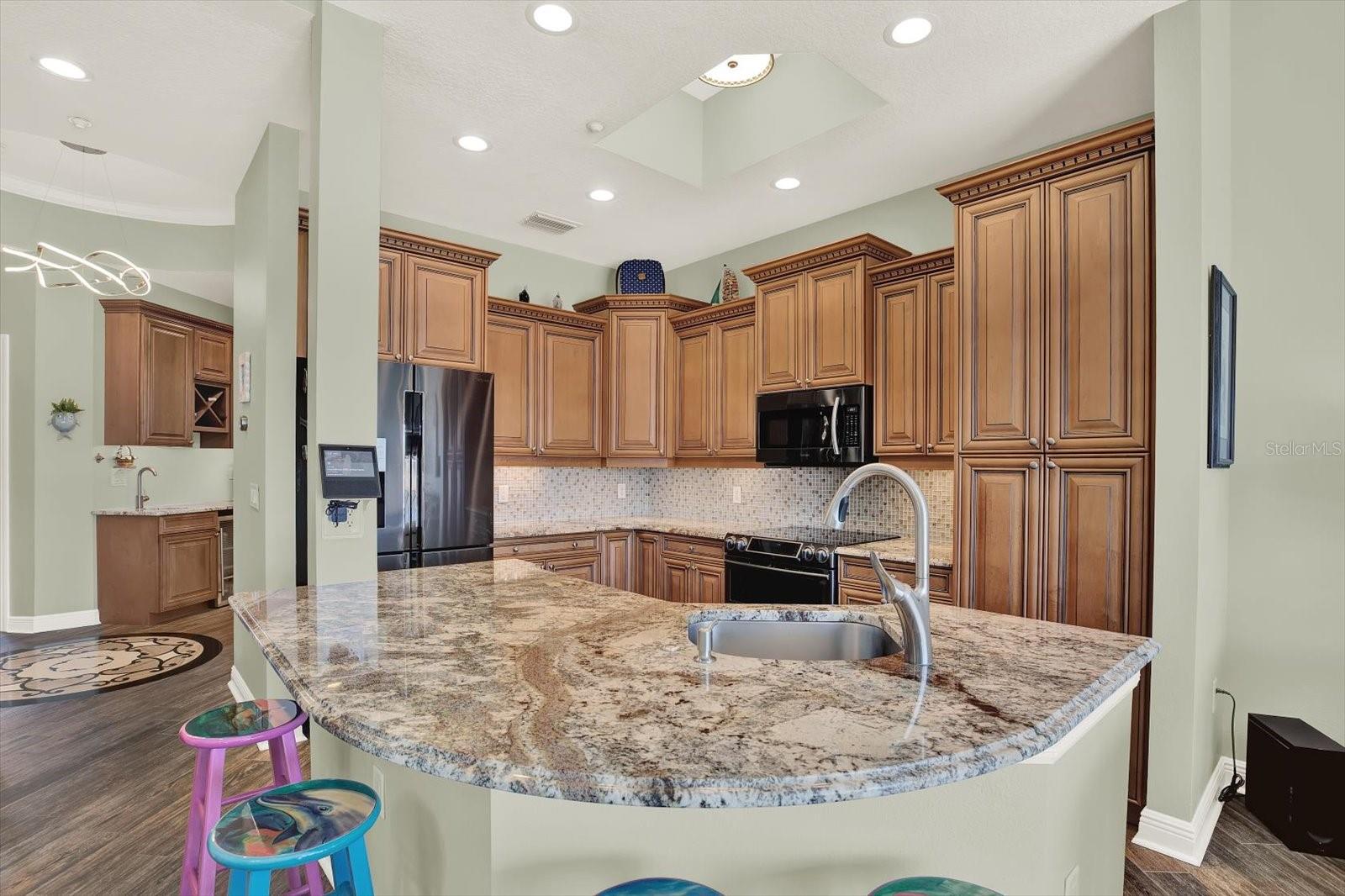 Image 14 of 53 For 205 Brightwater Drive 101