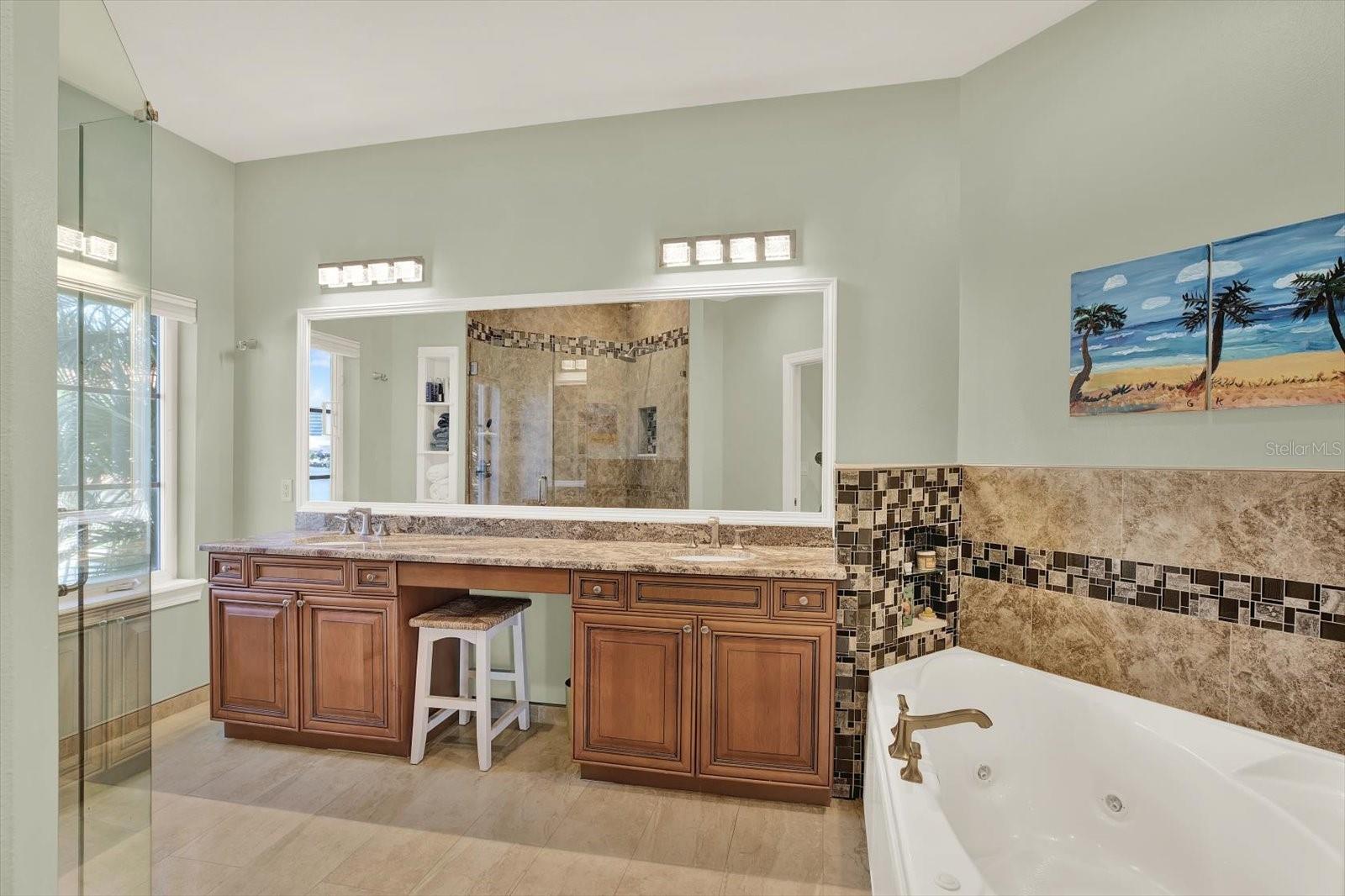 Image 19 of 53 For 205 Brightwater Drive 101