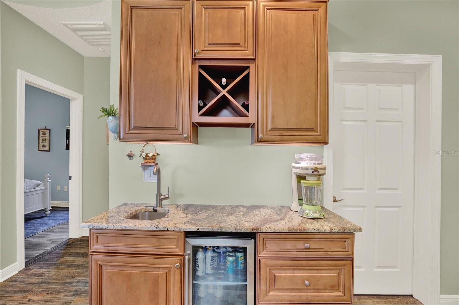 Image 29 of 53 For 205 Brightwater Drive 101