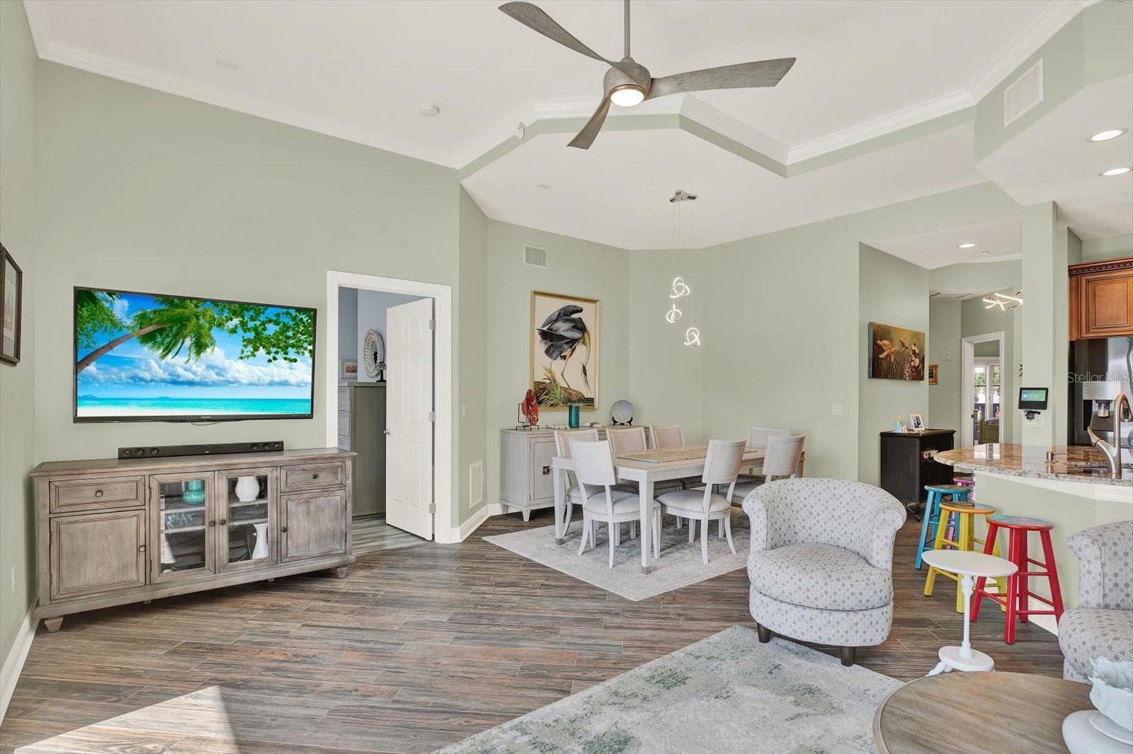 Image 7 of 53 For 205 Brightwater Drive 101